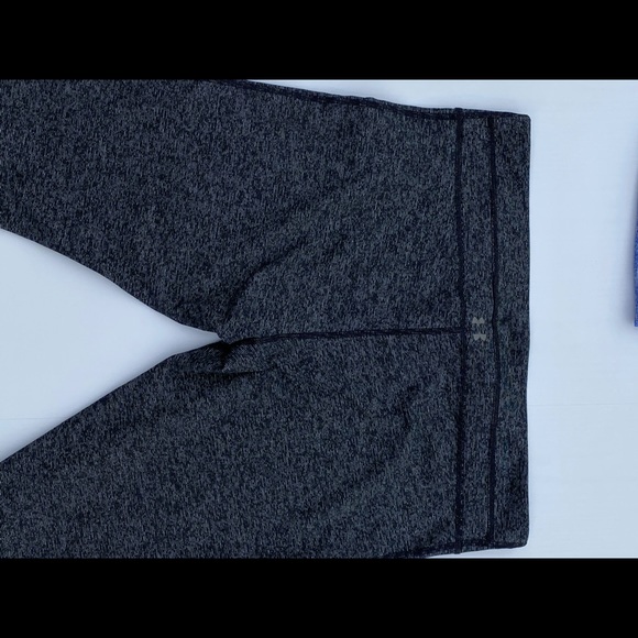 Under Armour cropped gray workout pants (XL) - Picture 4 of 5